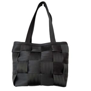 Harvey’s The Original Seatbelt Bag Small Black Bag